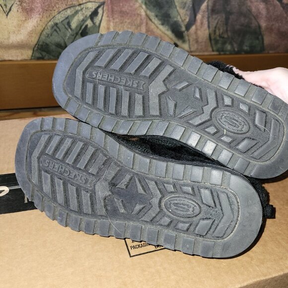 Sketchers Black Slip On - Picture 4 of 5